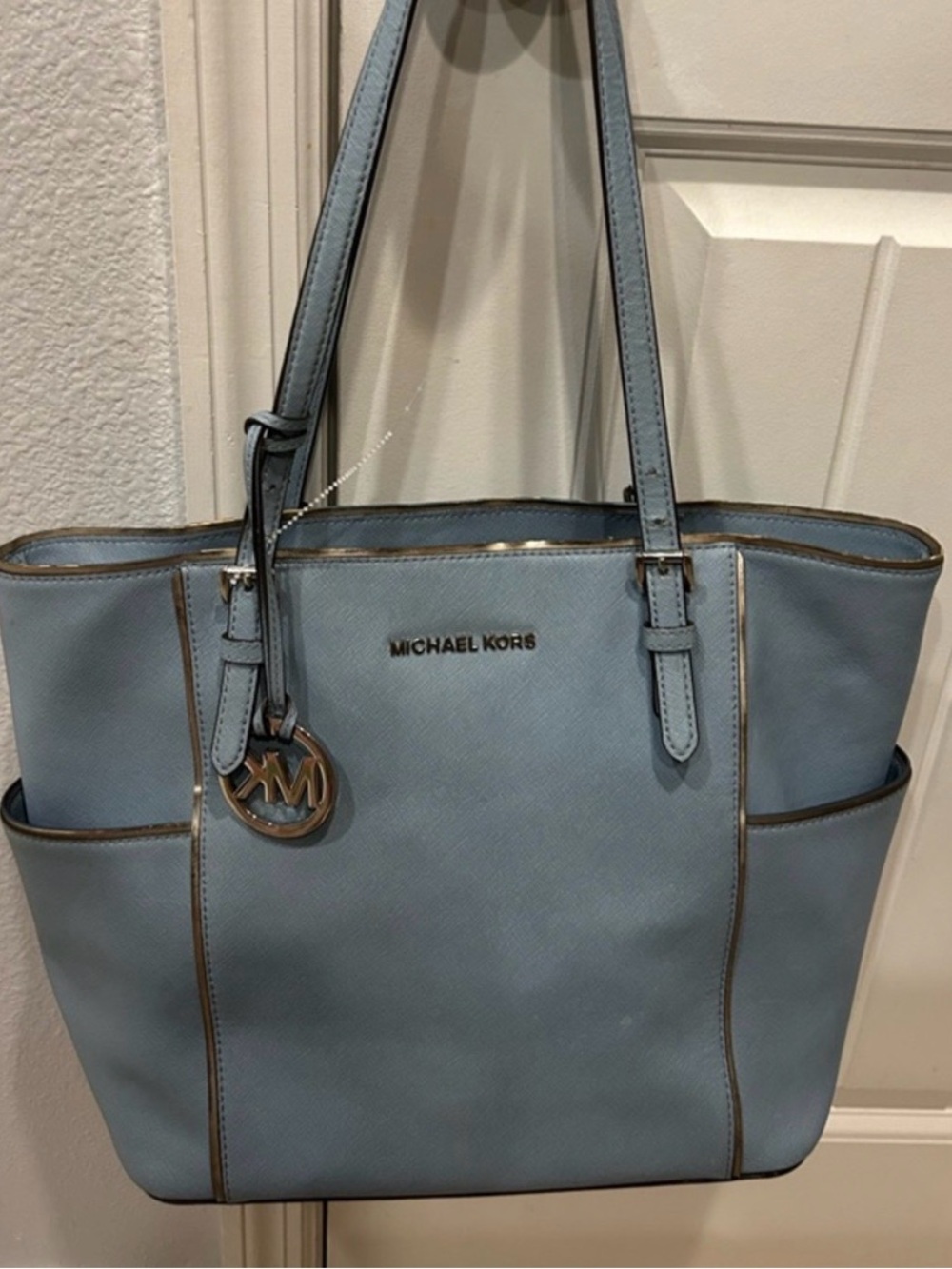 MICHAEL KORS Powder Blue Saffiano Leather Tote with Gold Trim - Picture 2 of 10